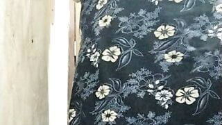 Aapni bhen riya thakur ko nangi karke video banvaya aur fir liye full maje liye