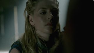 Katheryn Winnick – ”Vikings” S05E02