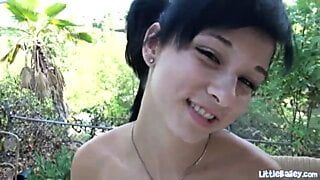 Petite solo teen hottie masturbates