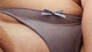 Provocou o vizinho casado querendo ser amante pedindo pra ele chupar a buceta dela todo dia