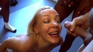Annette Schwarz gets a Bukkake