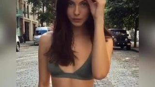 BEAUTIFUL GIRL BIG ASS IN BIKINI THONG