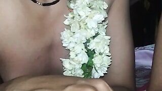 Desi slim wife peeche se