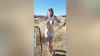 Donnaslit, Australias best gate girl