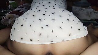 Her pussy is so tight, it makes me unable to control myself.