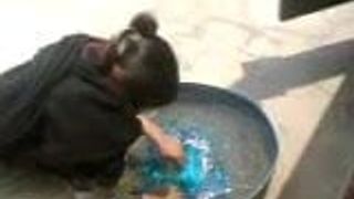 higab aunty fucked while washing