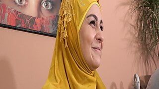 Horny friends want threesome with babe in hijab