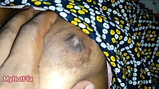 Indian Bengali Hot Bhabi Showing Her Beautiful Pussy