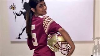 Mia Khalifa – Long Live THE LEGEND!