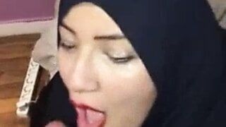 Om Shahd Sharmota Mn Maadi Blowjob