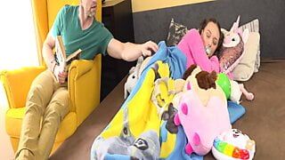 Sexy babe gets a new toy to play with