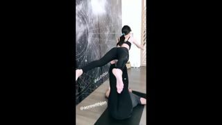 Victoria Justice – Yoga (Ass)