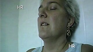 Amateur swingers scene in Due mogli troie e maialone Part 01