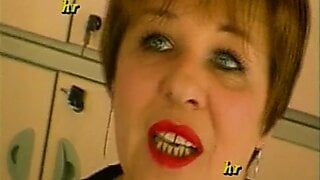 Amateur swingers scene in Sporchi vizi di famiglia Part 01