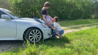 Amateur teen got fucked outdoors