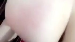 Claque Sur les fesses de ma Sarah