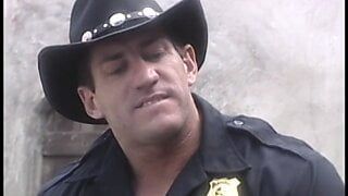 Curvy brunet gets juicy pussy pounded while licking pussy