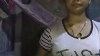 Deshi girl shows her body & big boobs