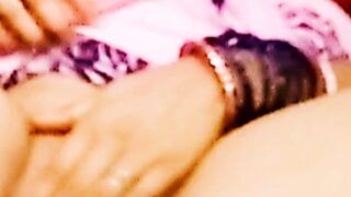 Desibhabixxx24 deshi bhabi ko kabardasti pakad liya