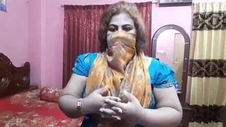 Hot, unsatisfied Indian Desi aunty Didi is horny and talks about sex