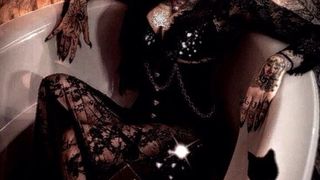 I roughly fuck my pussy