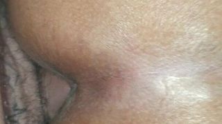 Je me vide les couilles dans ma beurette