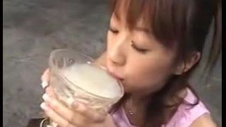 Momo drinkd cum