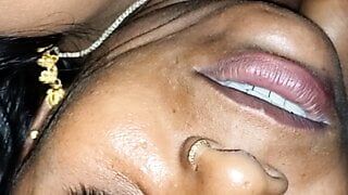 Sexy bhabhi lund chus rahi hai