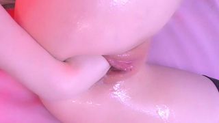 Teen fisting herself for the first time