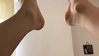 Arab hottie masturbating with her feet