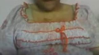 Arabic show her body to her lover