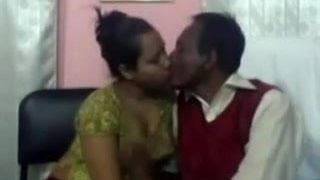 Bangladeshi Sadia and her older lover fucking