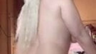 Blondie Fesser Shaking Her Ass