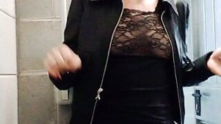 Delia passando per la cantina, venuta voglia di masturbarsi anche per voi , anche per me ovviamente