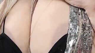 Dirrty Susi is smoking while masturbating