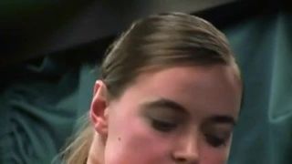 Doris Uhlich in –Mehr als genug– (2009).