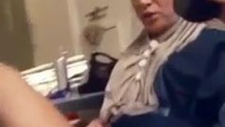 Indian babe masturbating