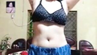 Koi hai jo mere boobs ka keema bna de