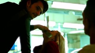 Margot Robbie Suffocating