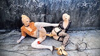 Trans and girl public sex on the roof of the hotel