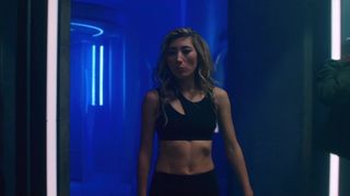 Dichen Lachman – ”Altered Carbon” s2e03