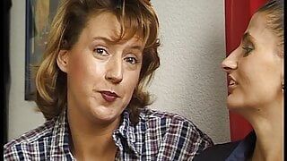 Er fistete Ihre Fotze bis sie schrie und ihren geilen orgasmus hatte