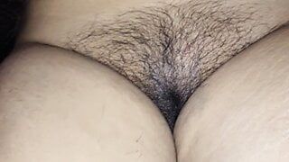 Sote hue behan ki balo wali chut dekhi.