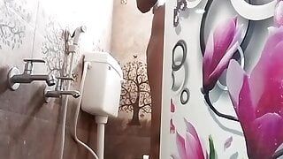 Swetha tamil wife nude bathing homemade