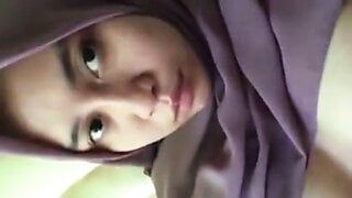 Wet Juicy Grooling Sweet swollen Pussy Cum hijab jilbab mus