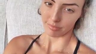 WWE – Peyton Royce cleavage selfie