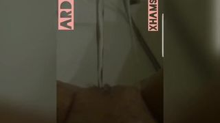 Dusta kendini parmaklayan kiz Turkish