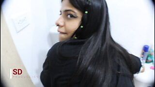 Fooling around with my stepsister- porn in Spanish