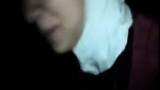 hijab arab slut with bf in car