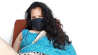 Horny Desi Indian housewife Aunty nude video